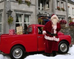 1 or 2 night packages, Santa Express tickets at Oakfield Park, Festive Movie Nights & Treats - from €299!