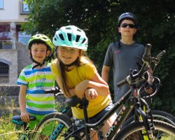 Large 4, 5 or 6 guest rooms, kids dine free, leisure centre & exclusive discounts on local attractions